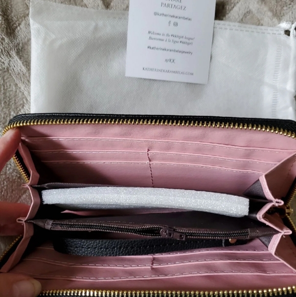 Ladies wallet - Picture 2 of 2